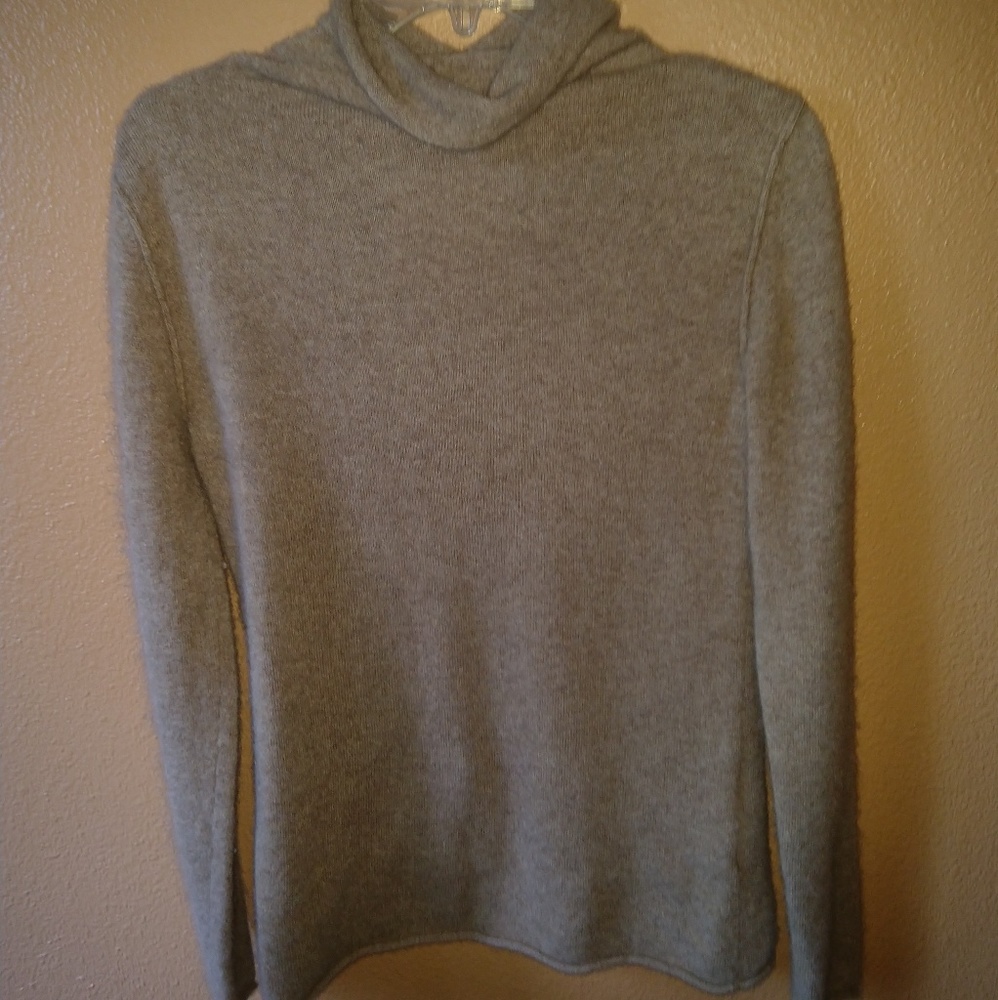 Old Navy tan 100% cashmere sweater women's sz M